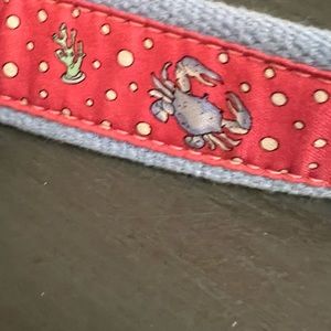 Vineyard Vines men’s belt crab